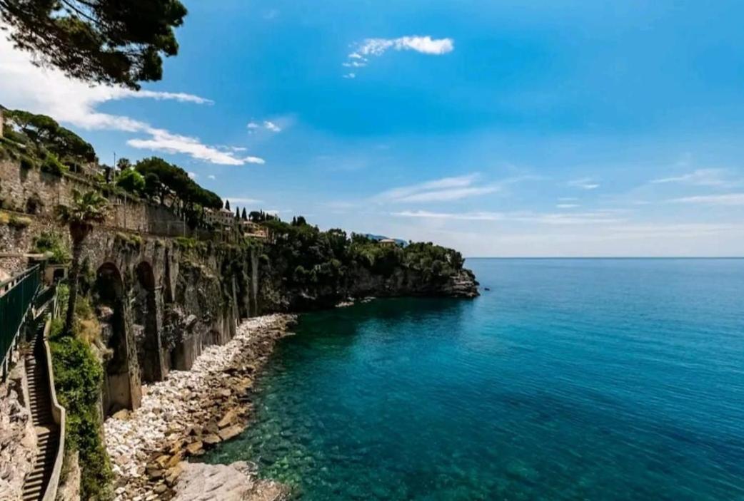 Pieve Ligure A Picco Sul Mare Con Piscina Villa Regina Luaran gambar