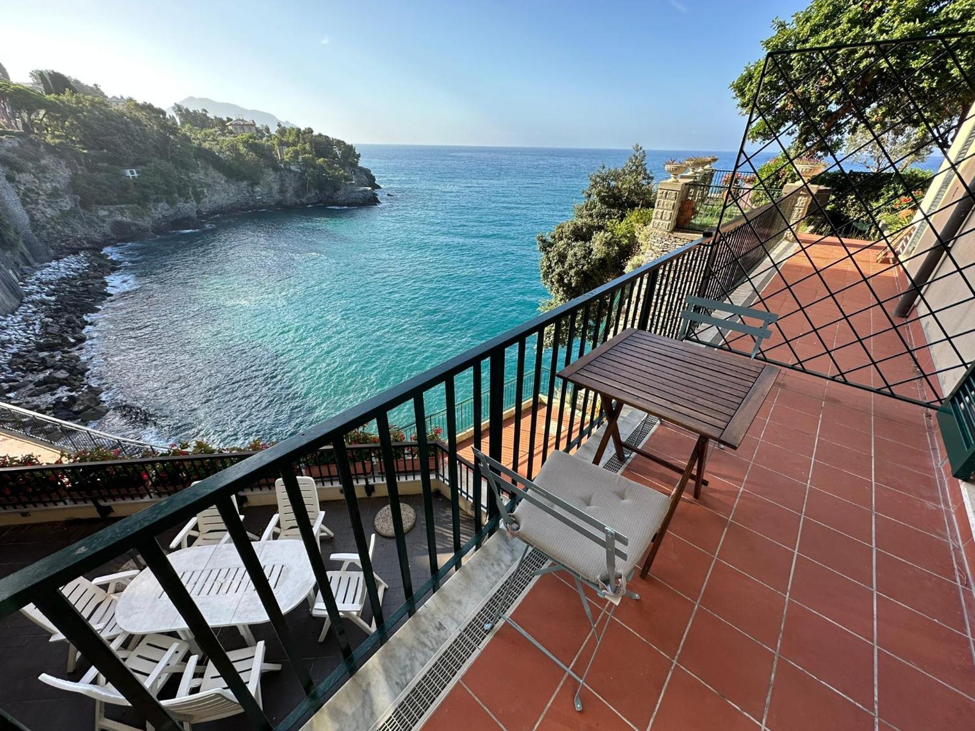 Pieve Ligure A Picco Sul Mare Con Piscina Villa Regina Luaran gambar